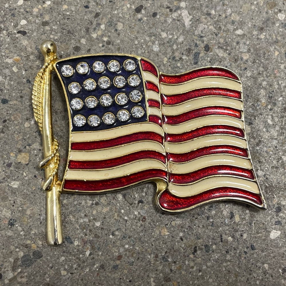Vintage Large Rhinestone American Flag Pin Brooch